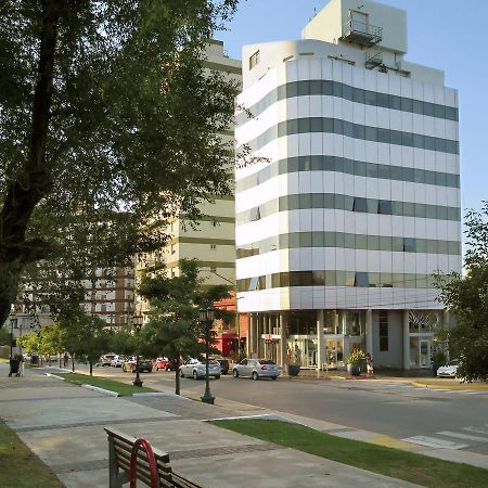 Plaza Suites 坎帕纳 外观 照片