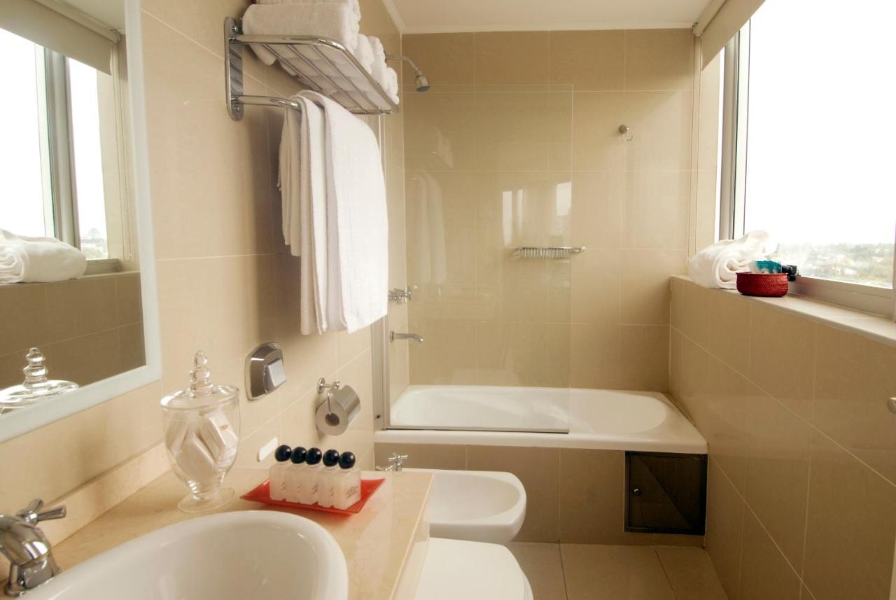Plaza Suites 坎帕纳 外观 照片